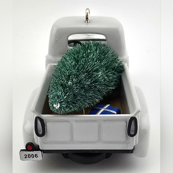 Hallmark 1948 Ford F-1 Ornament All-American Trucks Collector's Series 2006 - Picture 3 of 4